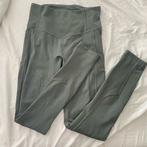 Lululemon size 6 leggings